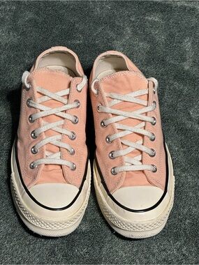 Women’s Low-Top Canvas Sneakers in Peach Pink